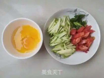 Make Sodium tomato fried eggs step 0
