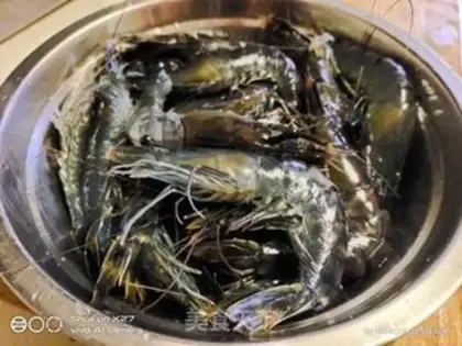 Make A boiled shrimp step 0