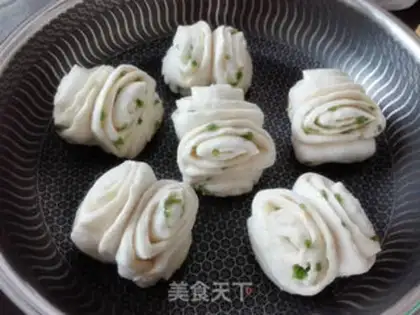 Make Fried onion rolls step 3