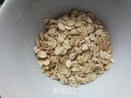 Make Began oatmeal, peanut rice step 1