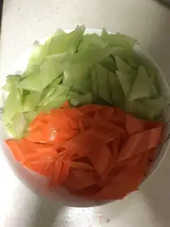 Make Carrot and eggs step 0
