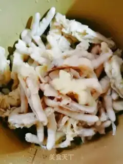 Make Lemon pepper pepper pasta, boneless chicken claws step 7