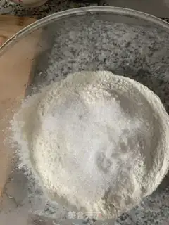Make Little watermelon bread step 1