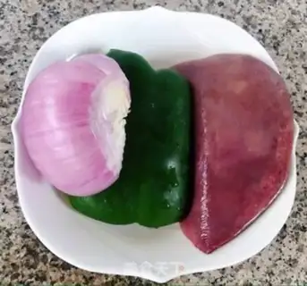 Make Pepper onions for pork step 0