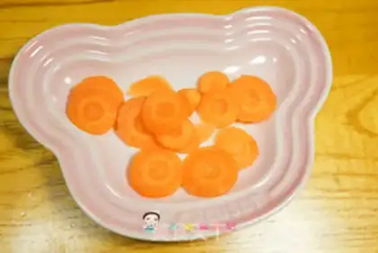 Make Beef carrot rice paste step 0