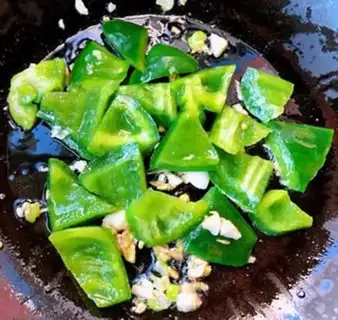 Make Pepper onions for pork step 6