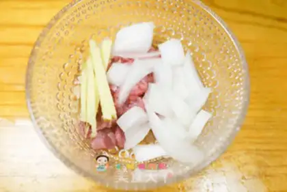 Make Beef carrot rice paste step 3