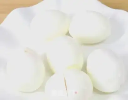 Make Eggs step 0