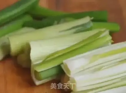 Make Onion tofu step 1