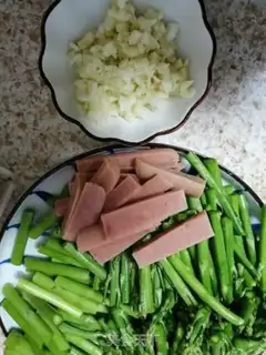 Make Garlic ham intestines step 2
