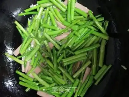 Make Garlic ham intestines step 5