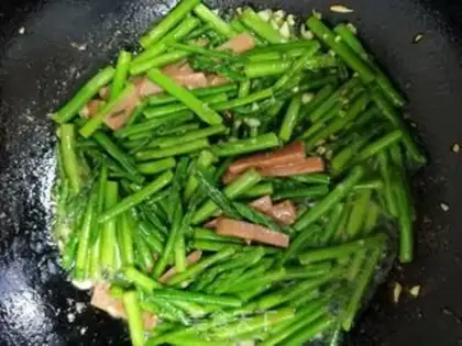 Make Garlic ham intestines step 6