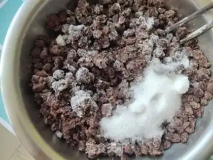 Make All-shell red bean rolls step 2