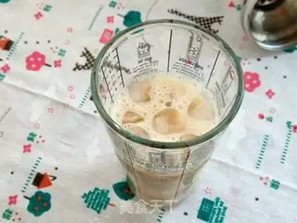 Make The pearls, the tea, the strawberries step 9