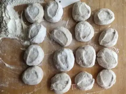 Make All-shell red bean rolls step 6