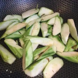 Make Soup with tofu shrimp and melon step 3