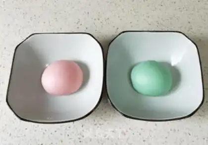 Make Double-coloured souffle step 6