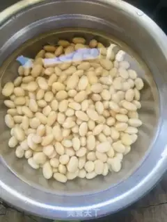 Make Onion with soybeans step 0
