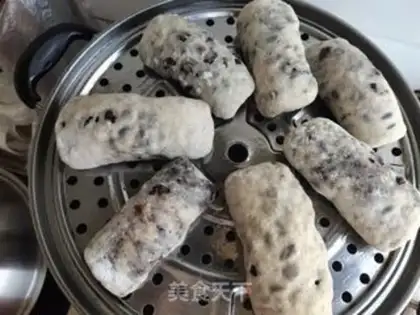 Make All-shell red bean rolls step 12