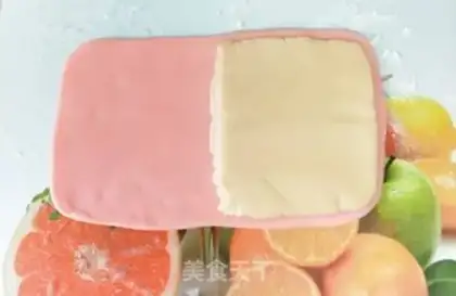 Make Double-coloured souffle step 8