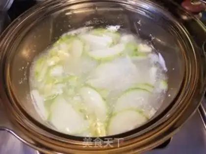 Make Salted egg bouquet soup step 5