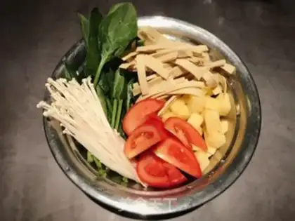Make Summer nutrition soup step 1