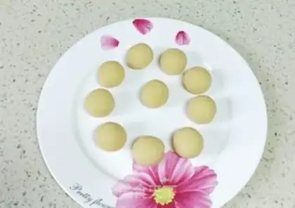 Make Double-coloured souffle step 26