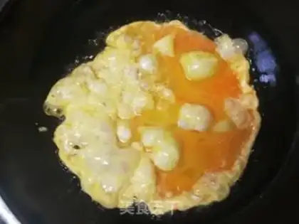 Make Fried eggs step 2