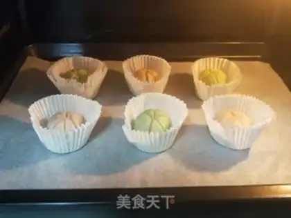 Make Double-coloured souffle step 31
