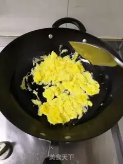 Make Tomato fried eggs step 2