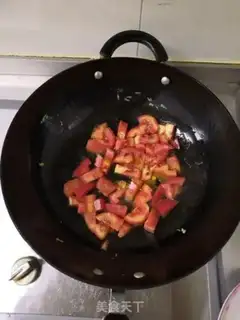Make Tomato fried eggs step 5