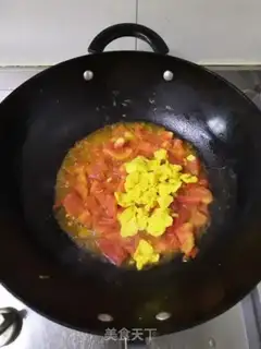 Make Tomato fried eggs step 7