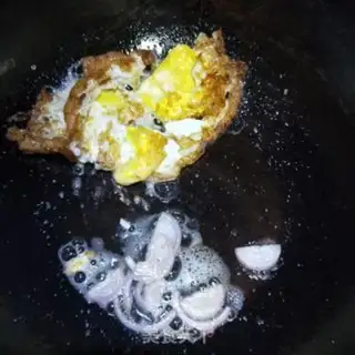 Make Egg melon noodles step 5
