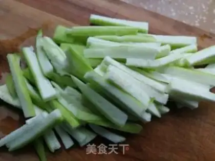 Make Smelt, rice noodles step 0