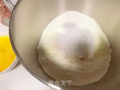 Make Milky coconut bread step 1