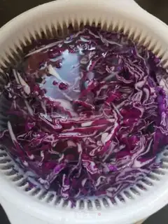 Make Pyro-blue salad step 1