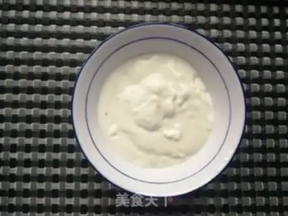 Make A sour yogurt bowl of fruit step 4