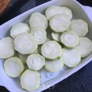 Make A fan of silk melons step 5