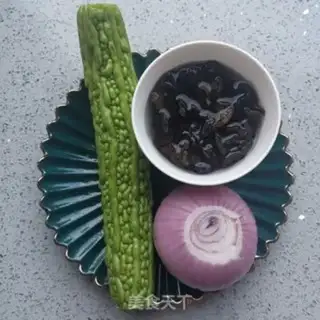 Make A cold, bitter melon step 0
