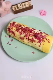 Make Rosecake roll step 17