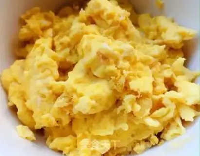 Make Carrot fried eggs step 3