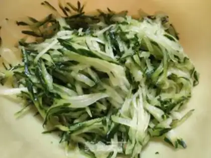 Make Quick, hands on the skin step 1