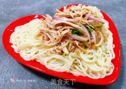 Make Spicy chicken silk noodles step 10