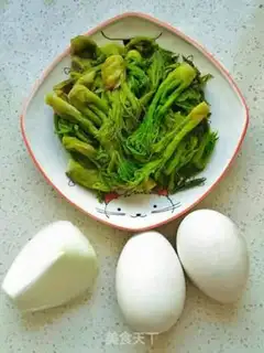 Make Old sprouts of onion fried goose eggs step 0