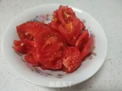 Make Tomato fried eggs step 2