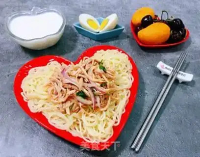Make Spicy chicken silk noodles step 11