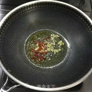 Make Spicy red potato leaves step 0