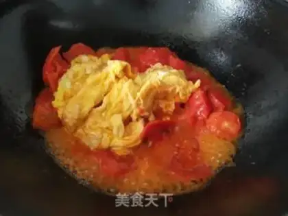 Make Tomato fried eggs step 4