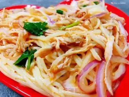 Make Spicy chicken silk noodles step 12