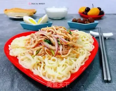 Make Spicy chicken silk noodles step 14